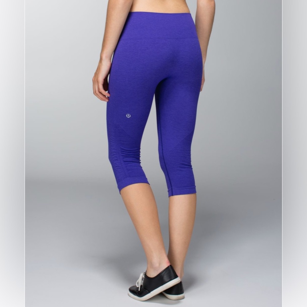 Lululemon In The Flow Crop - Picture 2 of 9